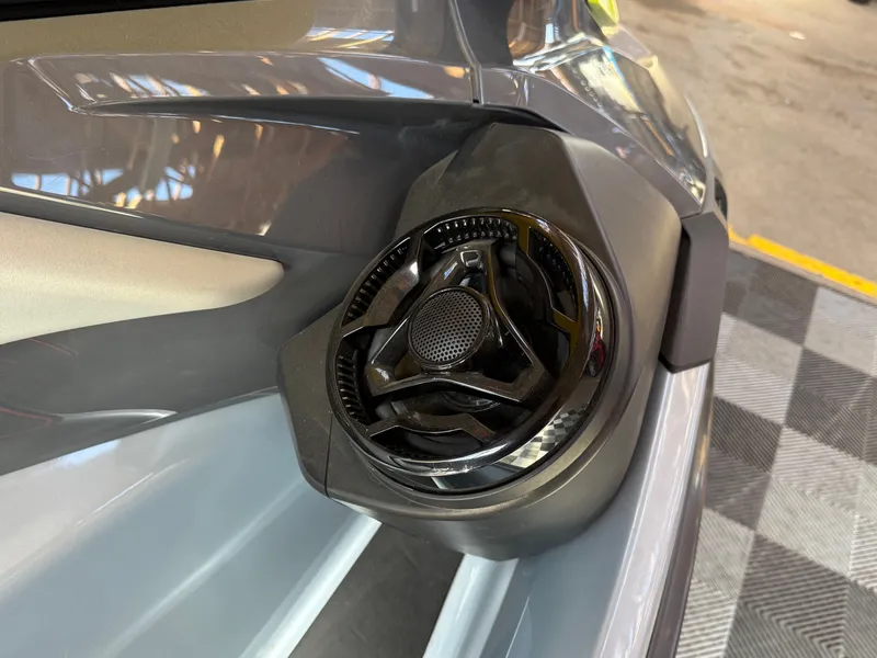 Slide: The Image of Sea-Doo RXT-X 325 Tech Package 2024 - 9