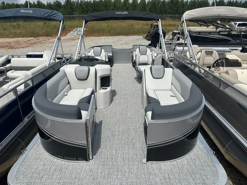 Slide: The Image of Avalon LSZ Quad Lounger 2025 - 2