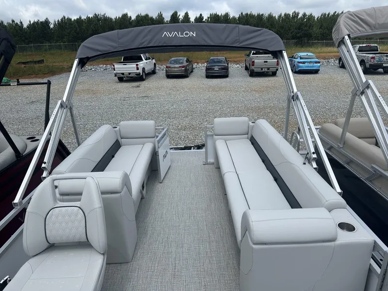 Slide: The Image of Avalon VLS 23 QUAD LOUNGER 2025 - 5