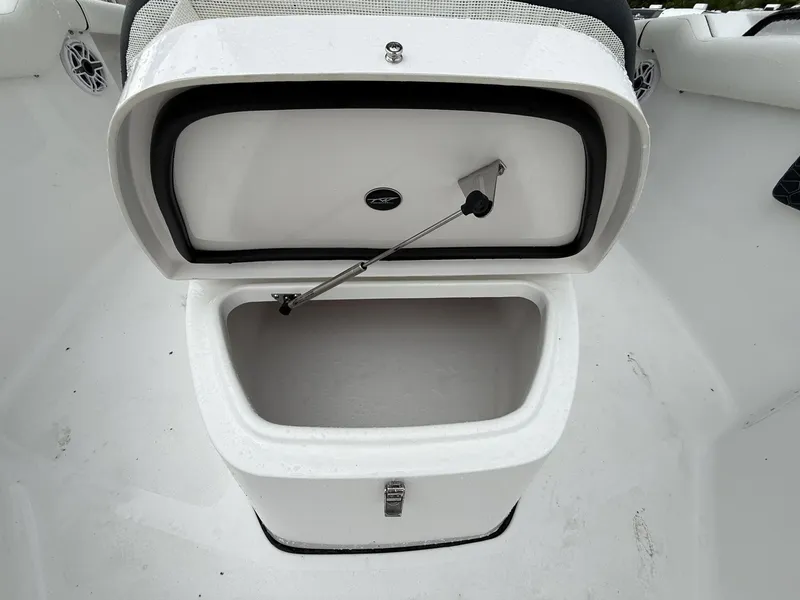 Slide: The Image of Tidewater 256 CC Adventure 2025 - 9