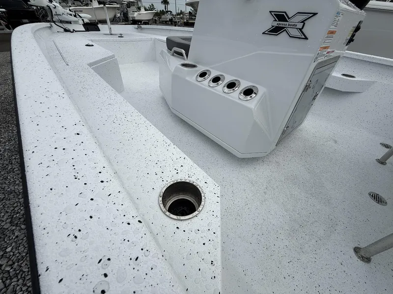 Slide: The Image of Xpress Hyper-Lift Series H22B 2025 - 4