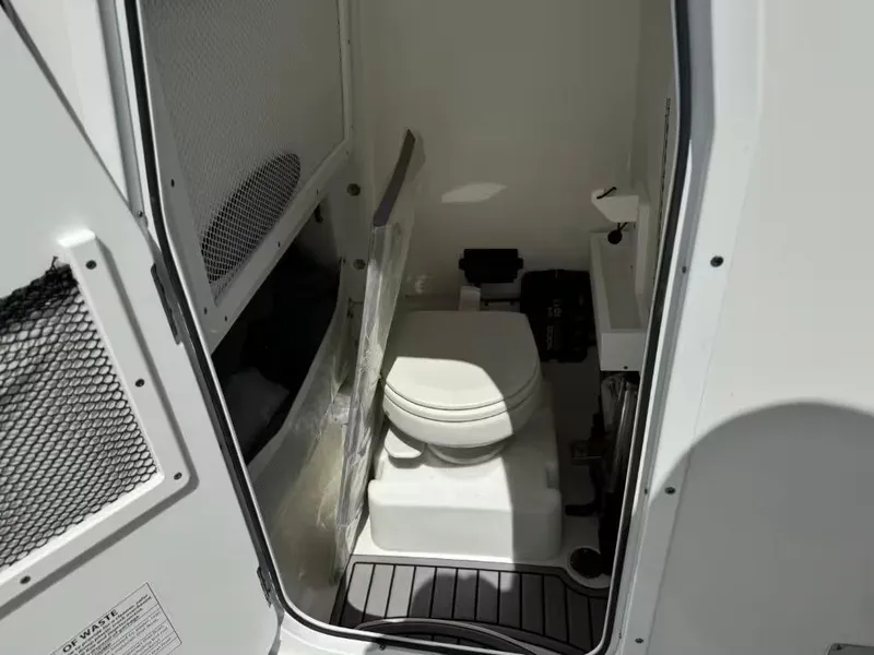 Slide: The Image of Sea Hunt Ultra 275 SE 2023 - 20