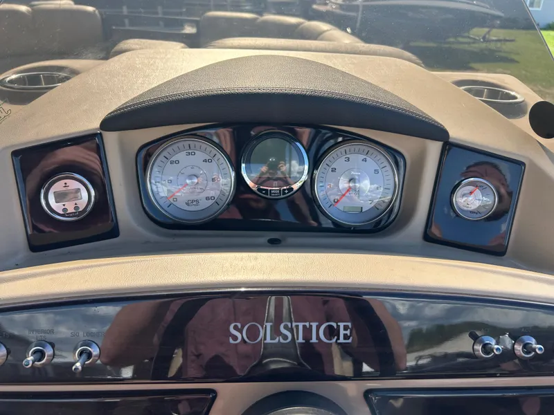 Slide: The Image of Brunswick Boat Group SOLSTICE 240 2019 - 11