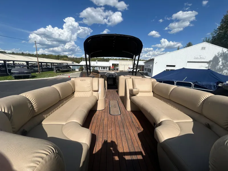 Slide: The Image of Brunswick Boat Group SOLSTICE 240 2019 - 16