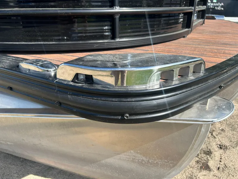 Slide: The Image of Brunswick Boat Group SOLSTICE 240 2019 - 18