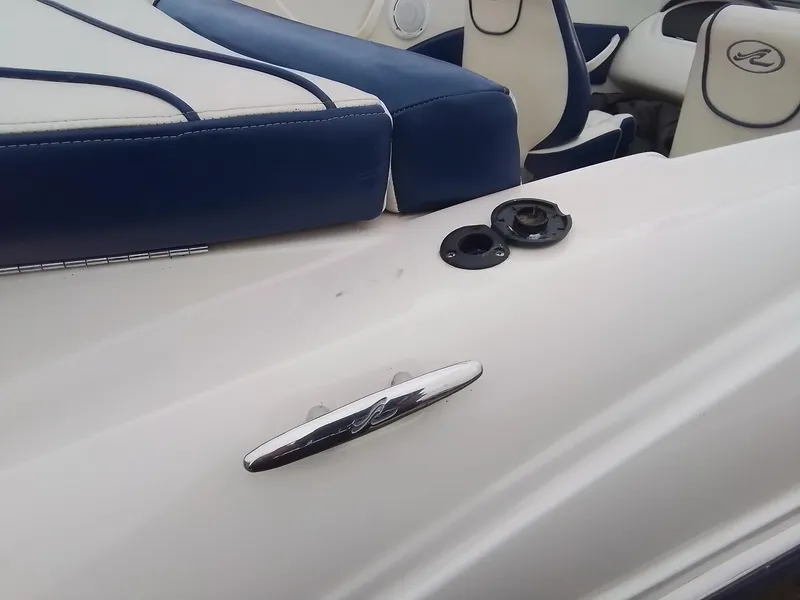 Slide: The Image of Sea Ray 185 Sport 2010 - 10