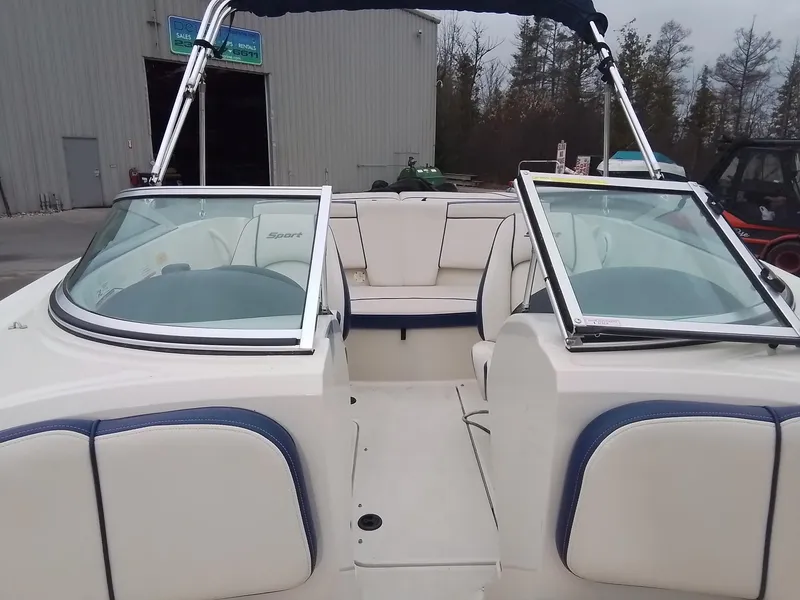 Slide: The Image of Sea Ray 185 Sport 2010 - 17