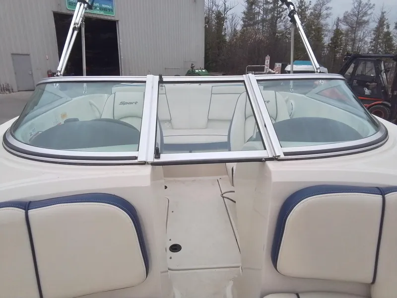 Slide: The Image of Sea Ray 185 Sport 2010 - 18