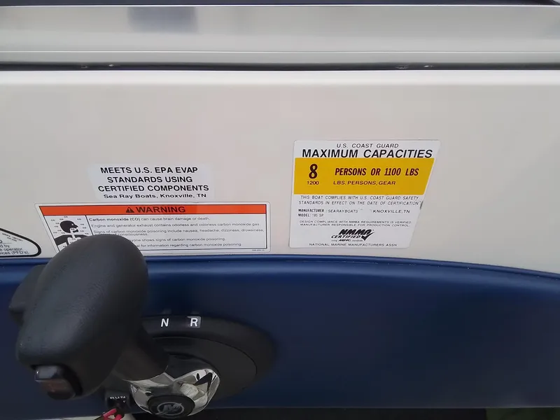 Slide: The Image of Sea Ray 185 Sport 2010 - 19