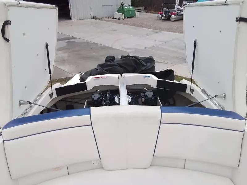 Slide: The Image of Sea Ray 185 Sport 2010 - 24