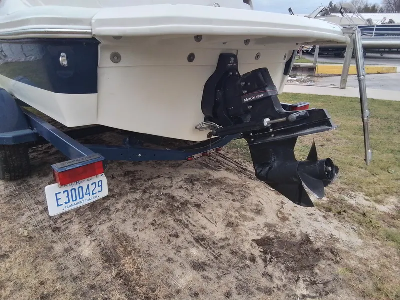 Slide: The Image of Sea Ray 185 Sport 2010 - 29