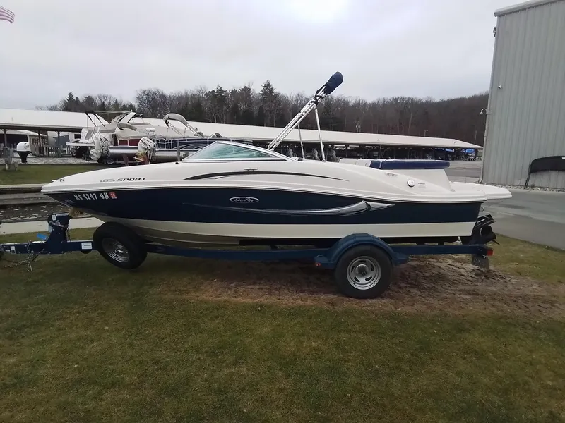 Slide: The Image of Sea Ray 185 Sport 2010 - 5