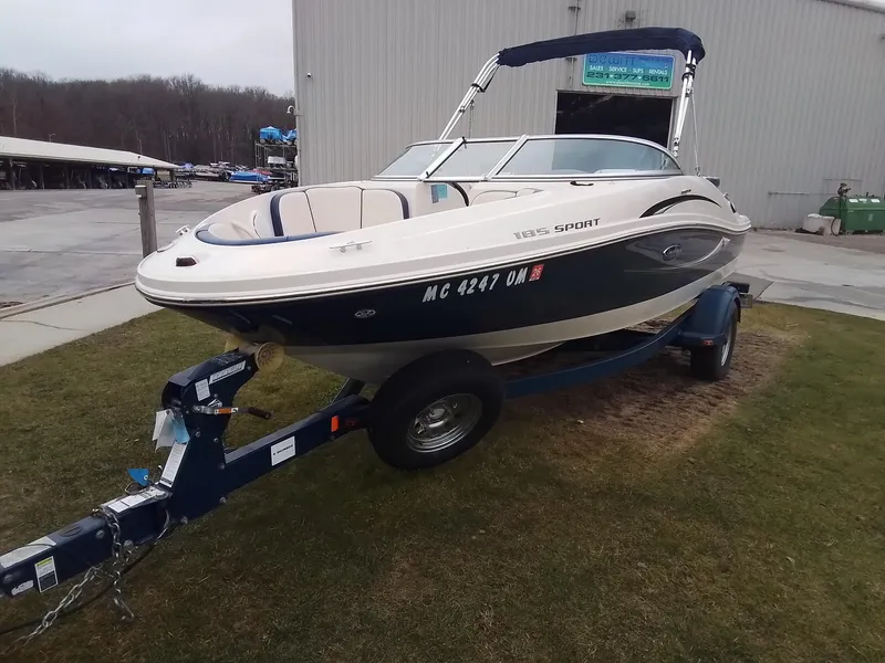 Slide: The Image of Sea Ray 185 Sport 2010 - 6