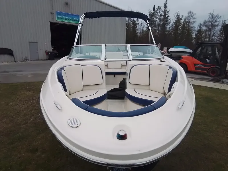 Slide: The Image of Sea Ray 185 Sport 2010 - 7