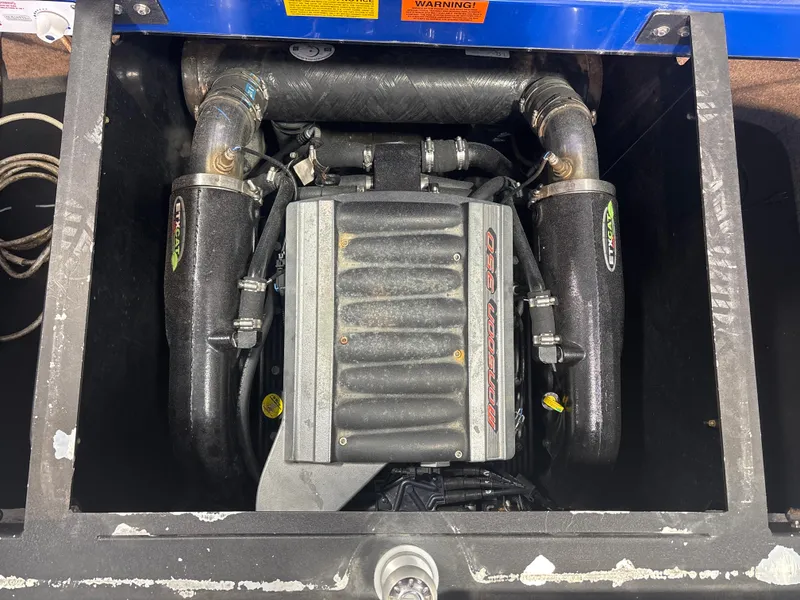 Slide: The Image of Malibu Wakesetter 23 LSV 2012 - 16