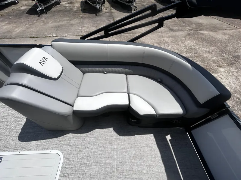 Slide: The Image of Avalon LSZ VRB23T DX 2025 - 13