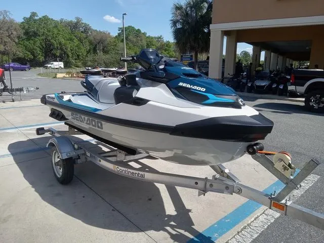 Slide: The Image of Sea-Doo FISH PRO 2025 - 3