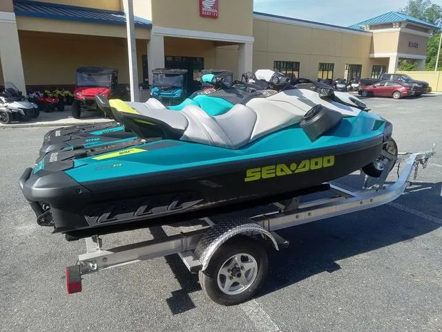 Slide: The Image of Sea-Doo GTI 2025 - 12