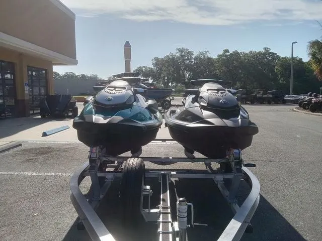 Slide: The Image of Sea-Doo GTI 2025 - 5