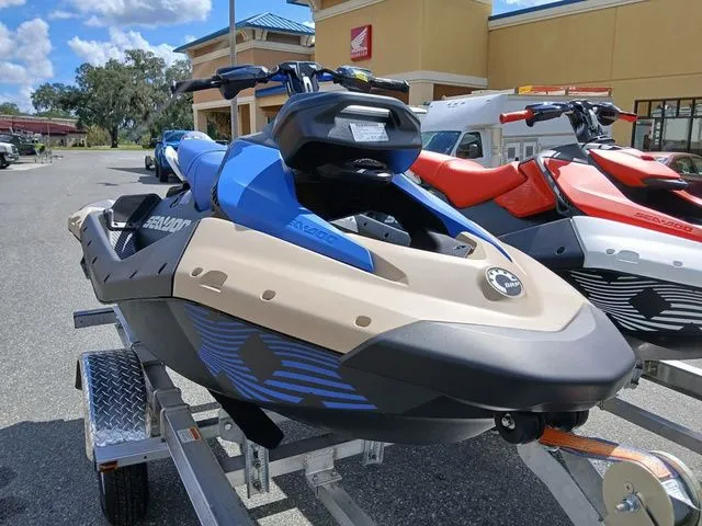 Slide: The Image of Sea-Doo Spark Trixx for 3 2025 - 11