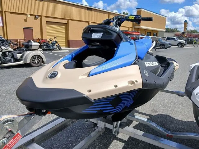 Slide: The Image of Sea-Doo Spark Trixx for 3 2025 - 9