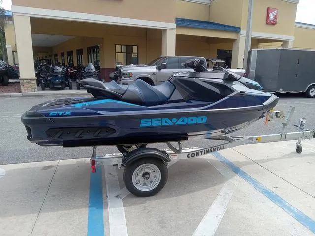 Slide: The Image of Sea-Doo GTX 230 2025 - 12