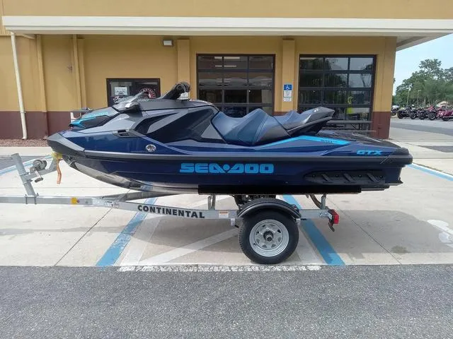 Slide: The Image of Sea-Doo GTX 230 2025 - 13