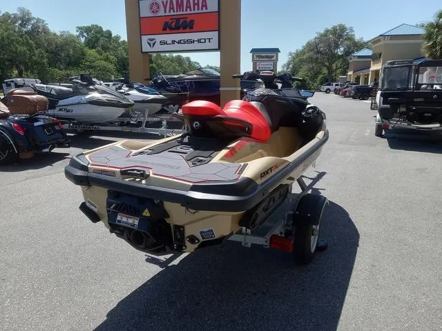 Slide: The Image of Sea-Doo RXT-X 2025 - 10