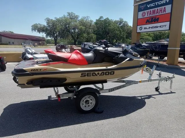 Slide: The Image of Sea-Doo RXT-X 2025 - 12