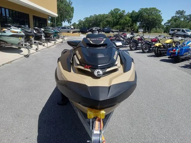 Slide: The Image of Sea-Doo RXT-X 2025 - 5