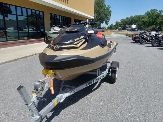 Slide: The Image of Sea-Doo RXT-X 2025 - 6