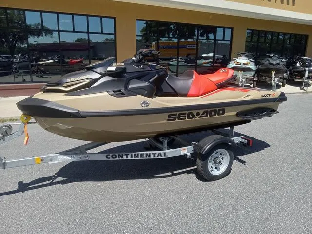 Slide: The Image of Sea-Doo RXT-X 2025 - 8