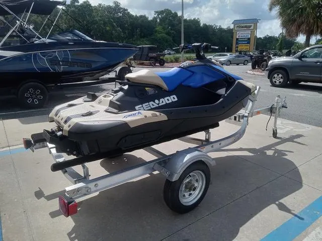 Slide: The Image of Sea-Doo Spark Trixx 2025 - 16