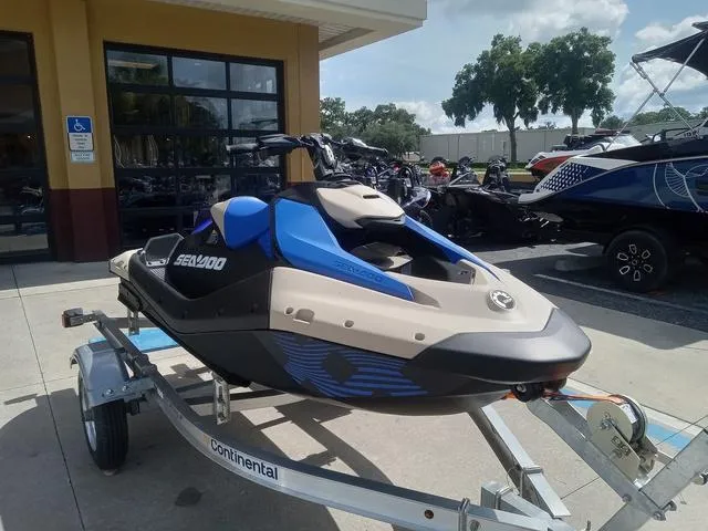Slide: The Image of Sea-Doo Spark Trixx 2025 - 4