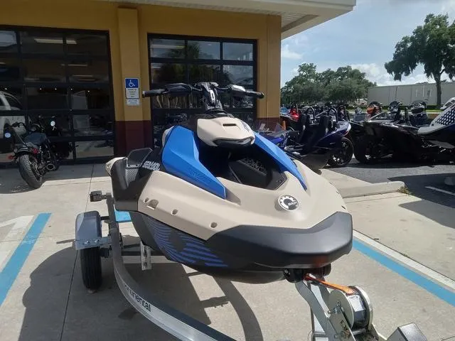 Slide: The Image of Sea-Doo Spark Trixx 2025 - 5