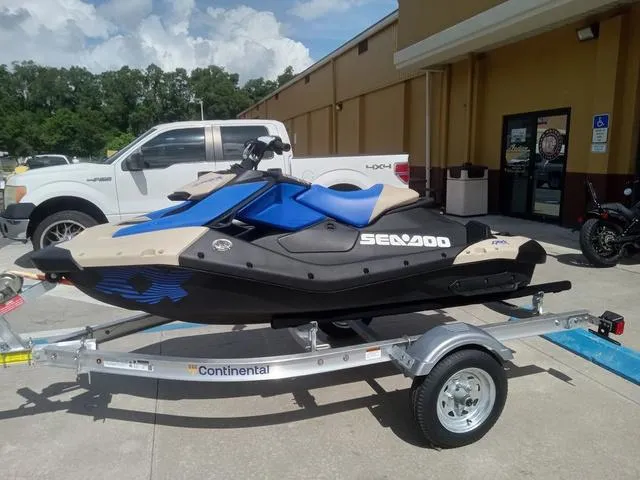 Slide: The Image of Sea-Doo Spark Trixx 2025 - 9