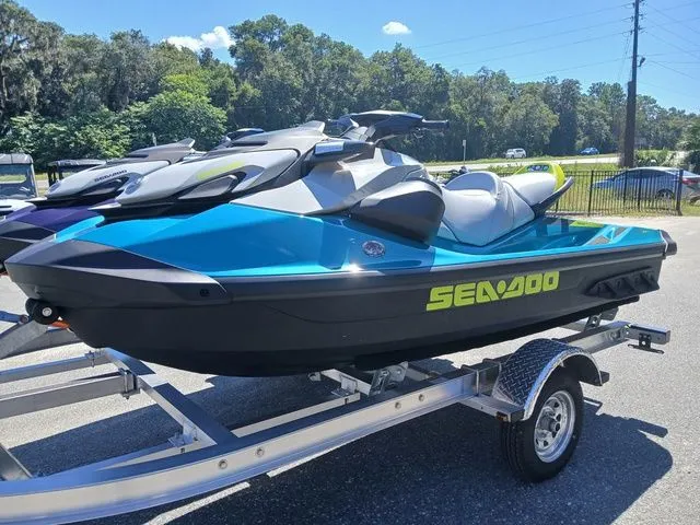 Slide: The Image of Sea-Doo GTI 2025 - 12