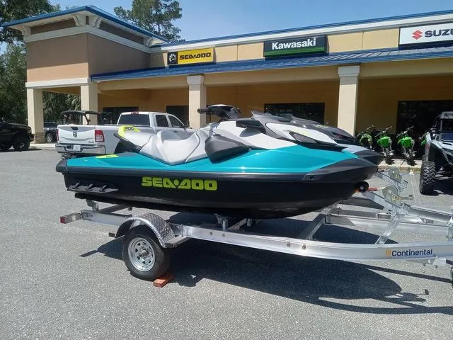 Slide: The Image of Sea-Doo RXP-X™ 325 Tech, BRP Premium A, Ibr Ice Metal / 2025 - 13