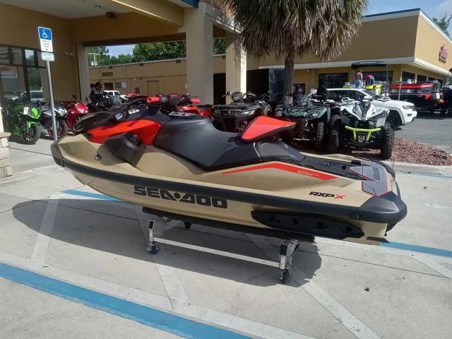 Slide: The Image of Sea-Doo RXP-X™ 325 Tech, BRP Premium A, iBR Metallic Tan 2025 - 17