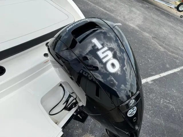 Slide: The Image of Sea Ray SPX 190 Outboard 2025 - 14
