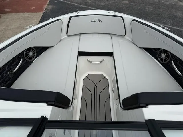 Slide: The Image of Sea Ray SPX 190 Outboard 2025 - 9