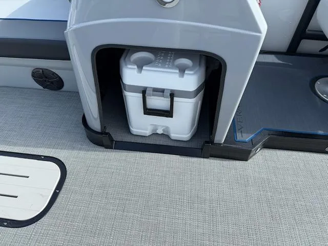 Slide: The Image of Veranda Vista Sport RC VS22RC 2025 - 11