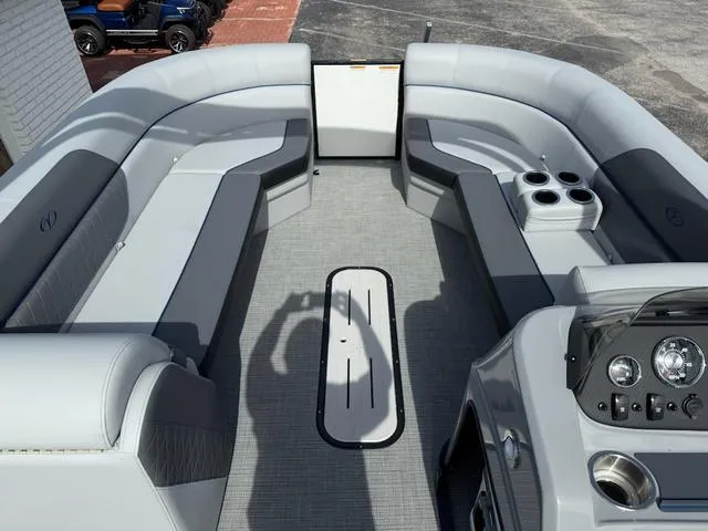 Slide: The Image of Veranda Vista Sport RC VS22RC 2025 - 9