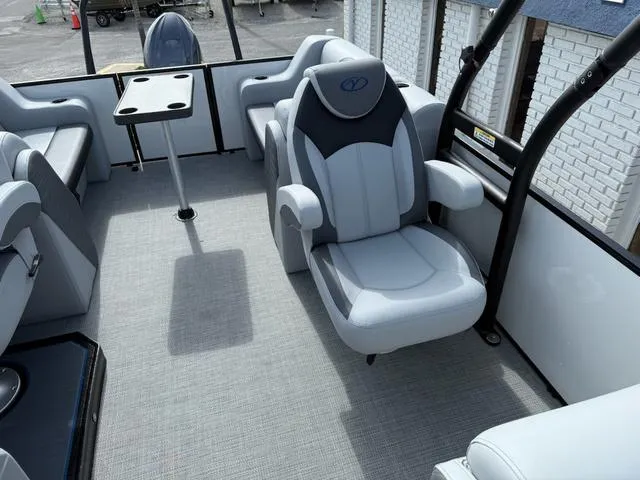 Slide: The Image of Veranda Vista Sport VS 22 RC 2025 - 13