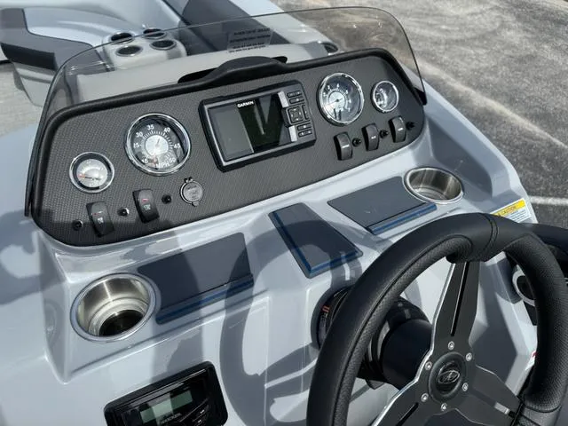 Slide: The Image of Veranda Vista Sport VS 22 RC 2025 - 15