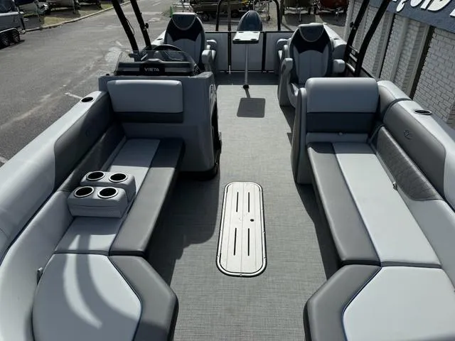 Slide: The Image of Veranda Vista Sport VS 22 RC 2025 - 8