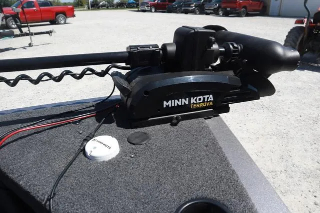 Slide: The Image of Crestliner 1750 Fish Hawk WT SE 2022 - 12