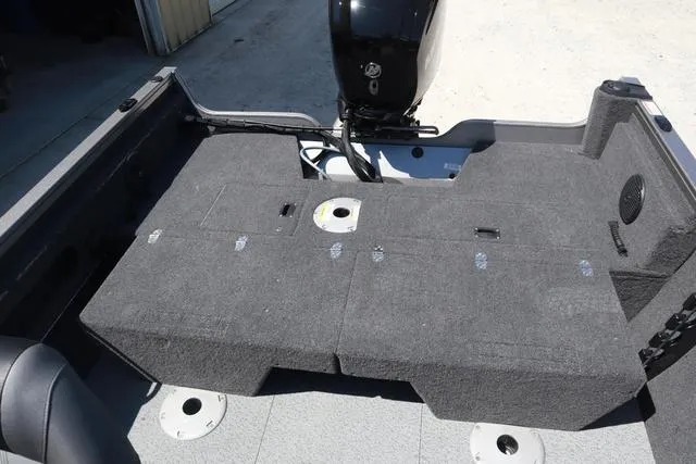 Slide: The Image of Crestliner 1750 Fish Hawk WT SE 2022 - 6