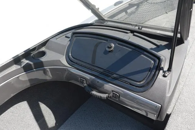 Slide: The Image of Crestliner 1750 Fish Hawk WT SE 2022 - 9