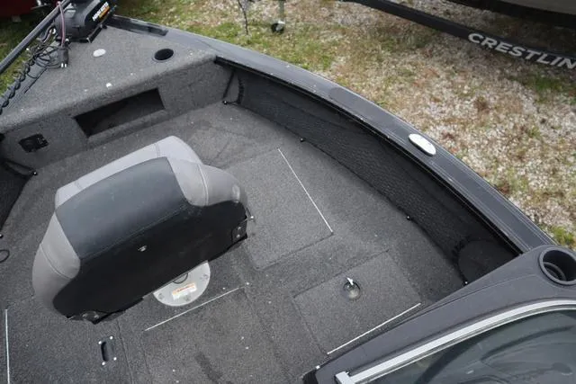 Slide: The Image of Crestliner 1750 Fish Hawk WT 2019 - 15